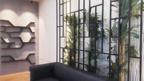 WAITING AREA
